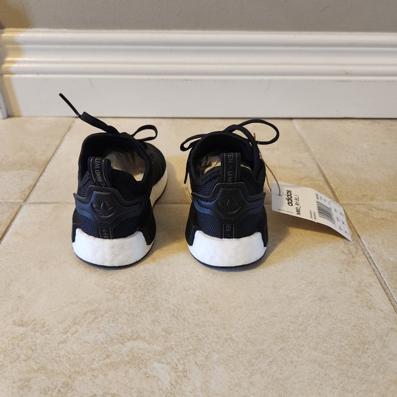 Toddler 7T Black Adidas NMD R1 - Picture 3 of 9